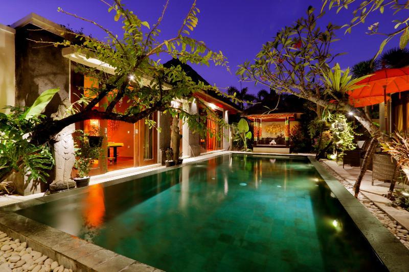 Mahagiri Villas Sanur Exterior photo